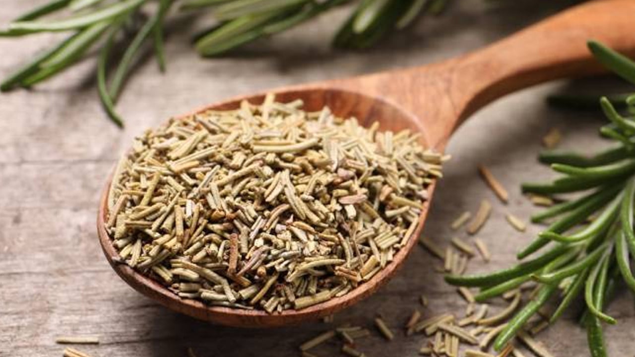 Foto - Yanlış olduğunu bile bile devam eden başını yakıyor: Boyadan sonra saçı yıkamayın! Argan yağı şifa kaynağı oluyor! 