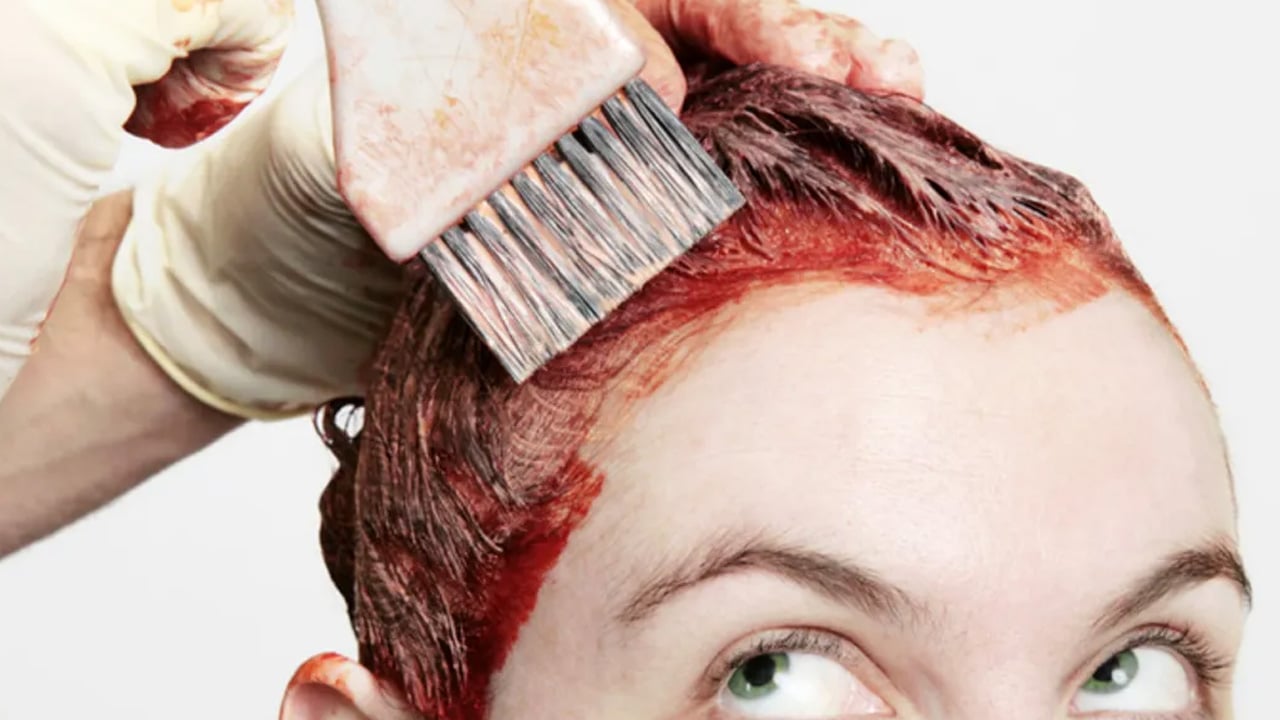 Foto - Yanlış olduğunu bile bile devam eden başını yakıyor: Boyadan sonra saçı yıkamayın! Argan yağı şifa kaynağı oluyor! 