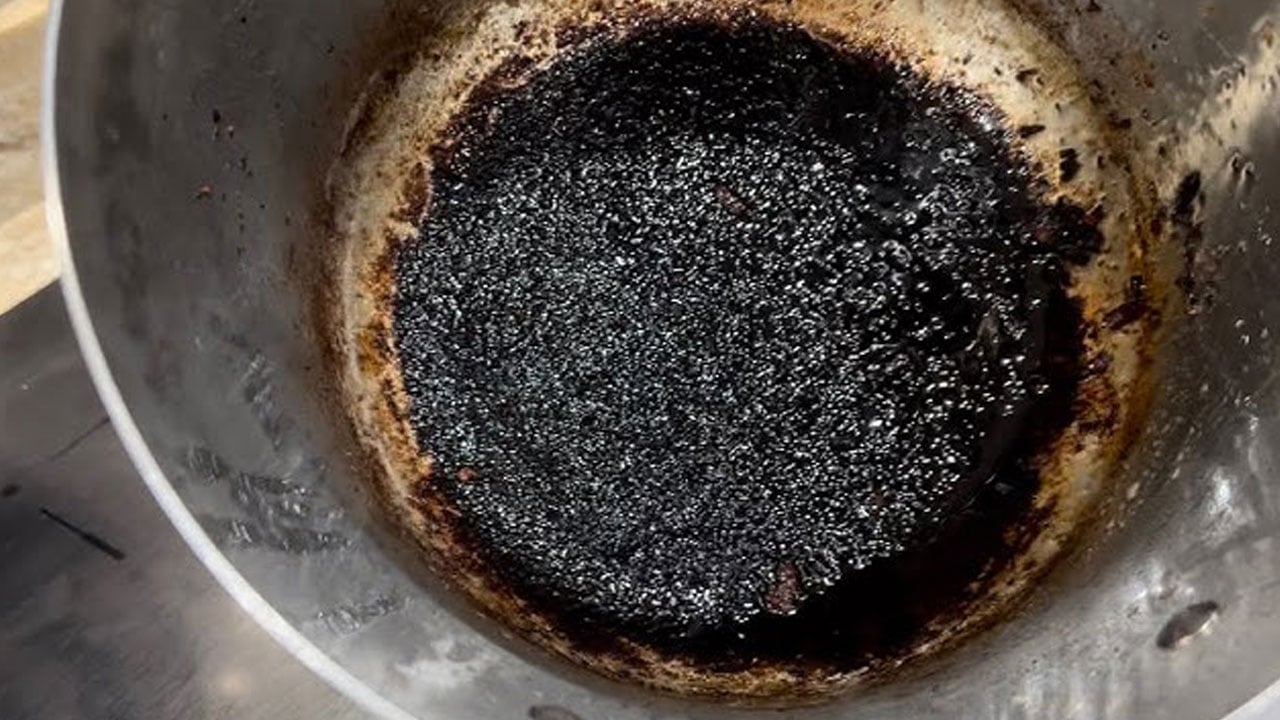 Foto - Yanmış tencereleri atmayın! Mutfakta herkesin konuştuğu o yöntem ortaya çıktı