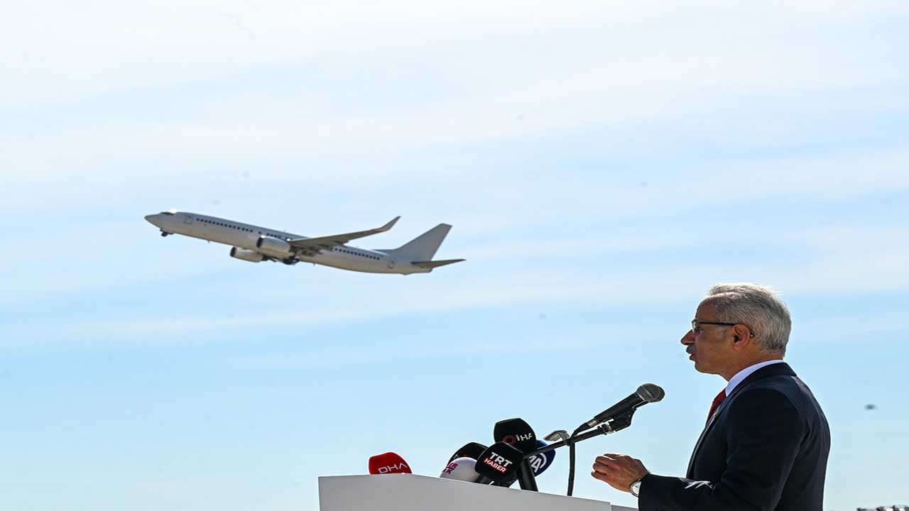 Foto - Yaparsan böyle eser yapımında takoz olanların sesini keser! Hava yolunun üssü İstanbul Havalimanı