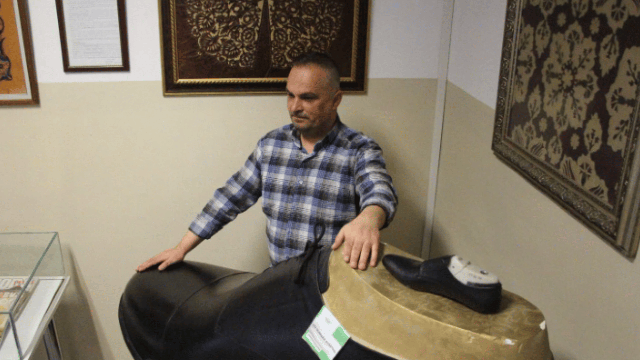 Foto - Yapay zeka değil gerçek! Bu ayakkabıyı görenler şaşkına döndü