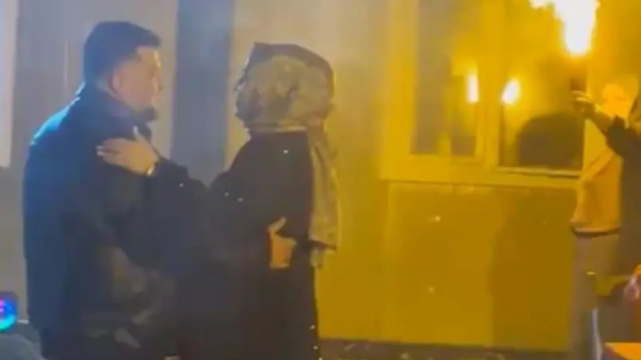 Foto - Yapay zeka değil gerçek! Daha önce böyle evlilik teklifi görmediniz