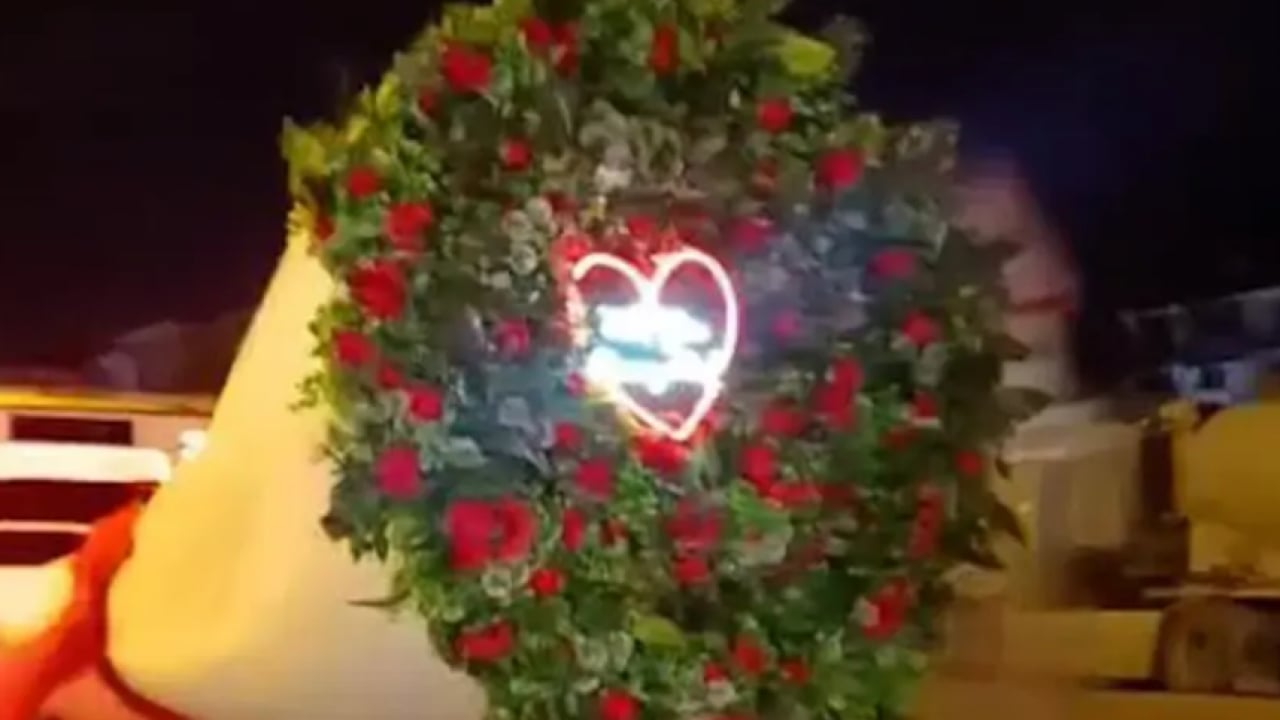 Foto - Yapay zeka değil gerçek! Daha önce böyle evlilik teklifi görmediniz