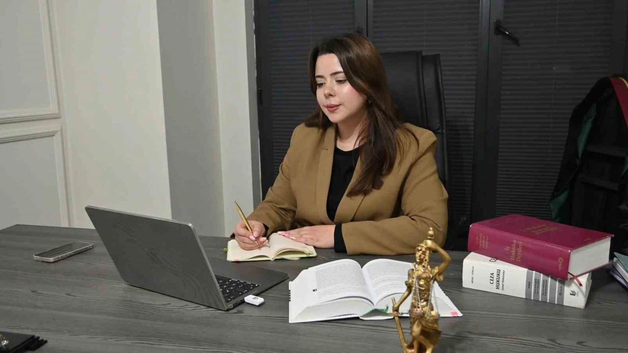 Foto - Yapay zeka gizliliği ihlal ediyor, verileri kaydediyor! Avukatın yeni uyarısı: Sahte aldıkları yargıtay kararları