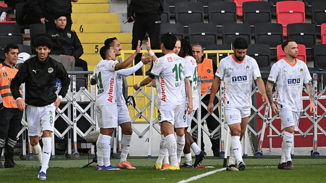 Foto - Yapay zeka Süper Lig şampiyonunu duyurdu! Bakın derbiler sonrası oranlar ne kadar değişti