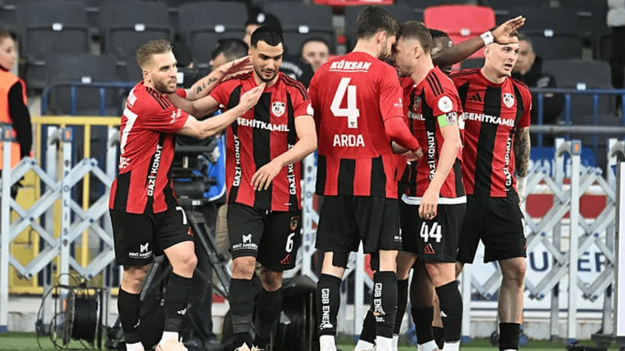 Foto - Yapay zeka Süper Lig şampiyonunu duyurdu! Bakın derbiler sonrası oranlar ne kadar değişti