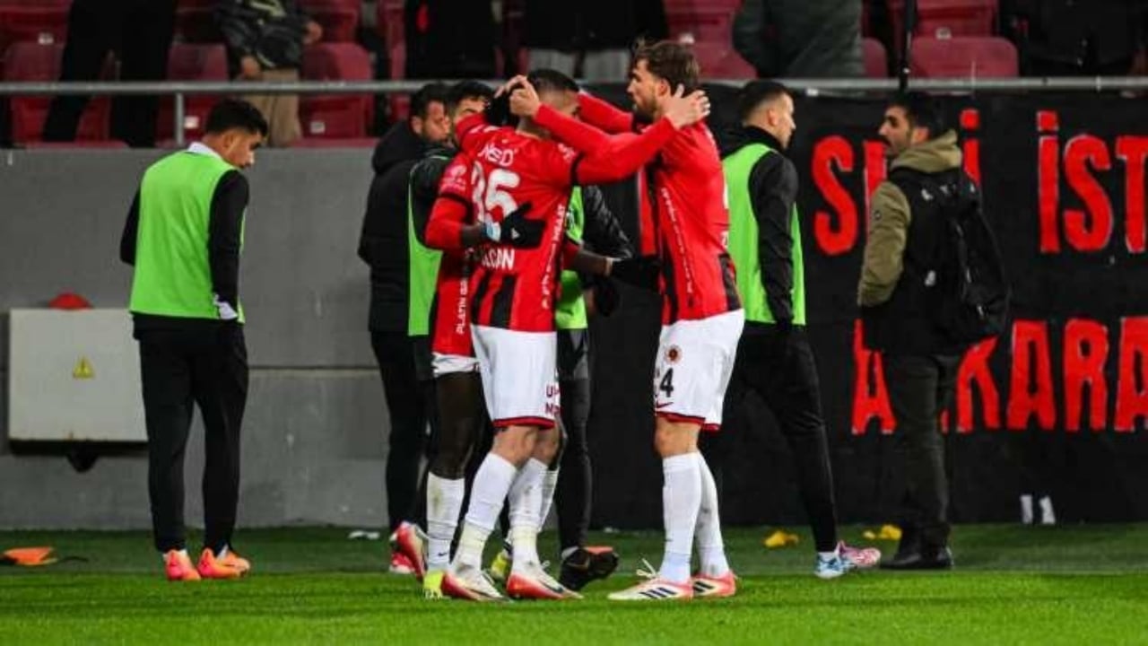 Foto - Yapay zeka tahmin etti! İşte Süper Lig’in şampiyonu ve küme düşecek takımlar