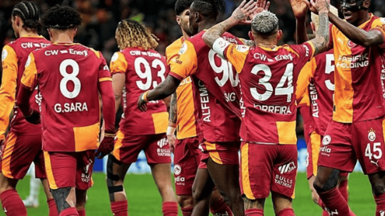 Foto - Yapay zeka yanıtladı: Beşiktaş-Galatasaray derbisini kim kazanacak? Müthiş derbi...