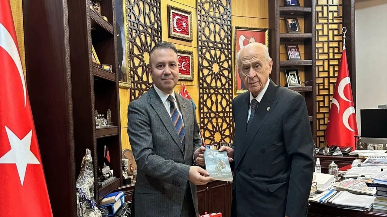 Foto - Yaptığı benzetme olay oldu! Bahçeli’nin danışmanından İmamoğlu’nu yerinden hoplatacak çıkış 