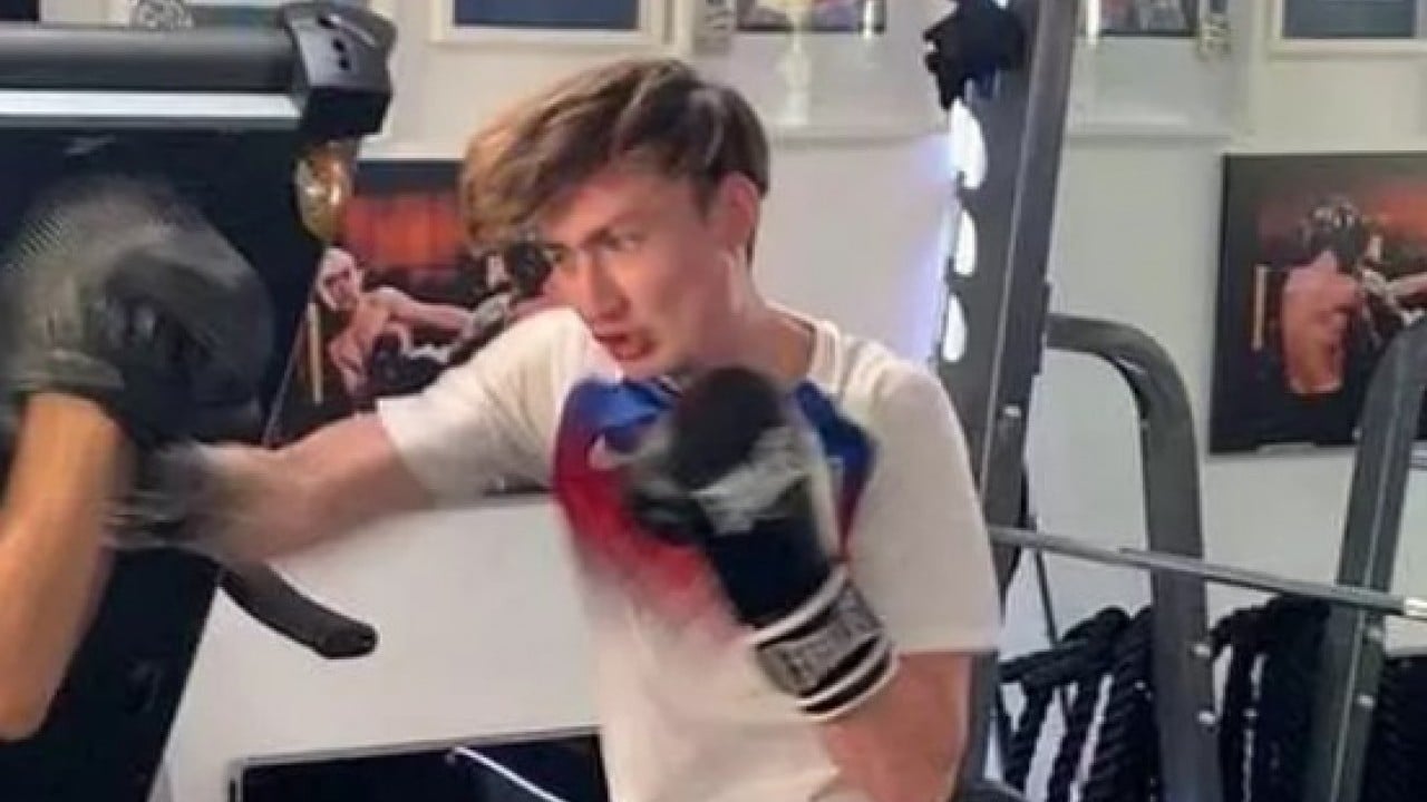 Foto - Yüzüne bakan inanamıyor: Yaptığı spor yüz şeklini değiştirdi!