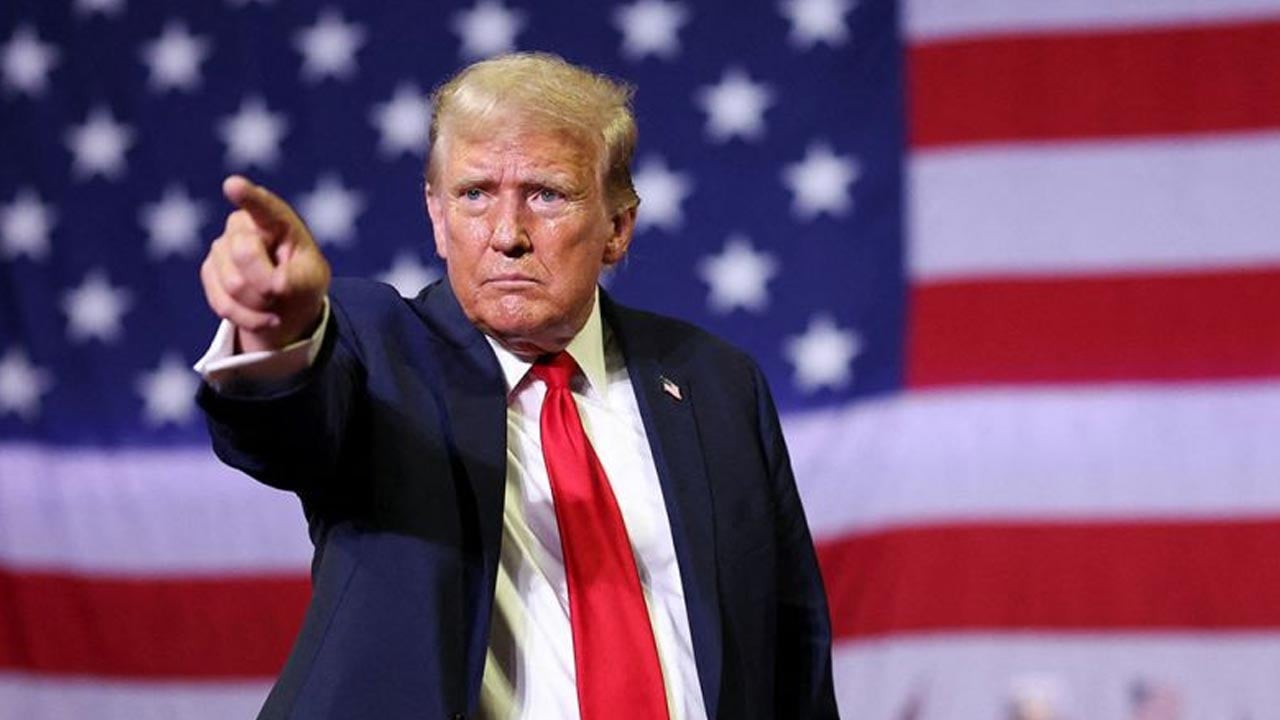 Foto - Yaptıkları ve söyledikleri çelişiyor! Ha Trump ha dansöz