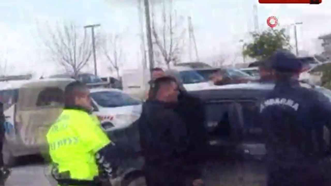 Foto - Yalova'da gerginlik sürüyor! Öfkeli halk hastaneyi bastı