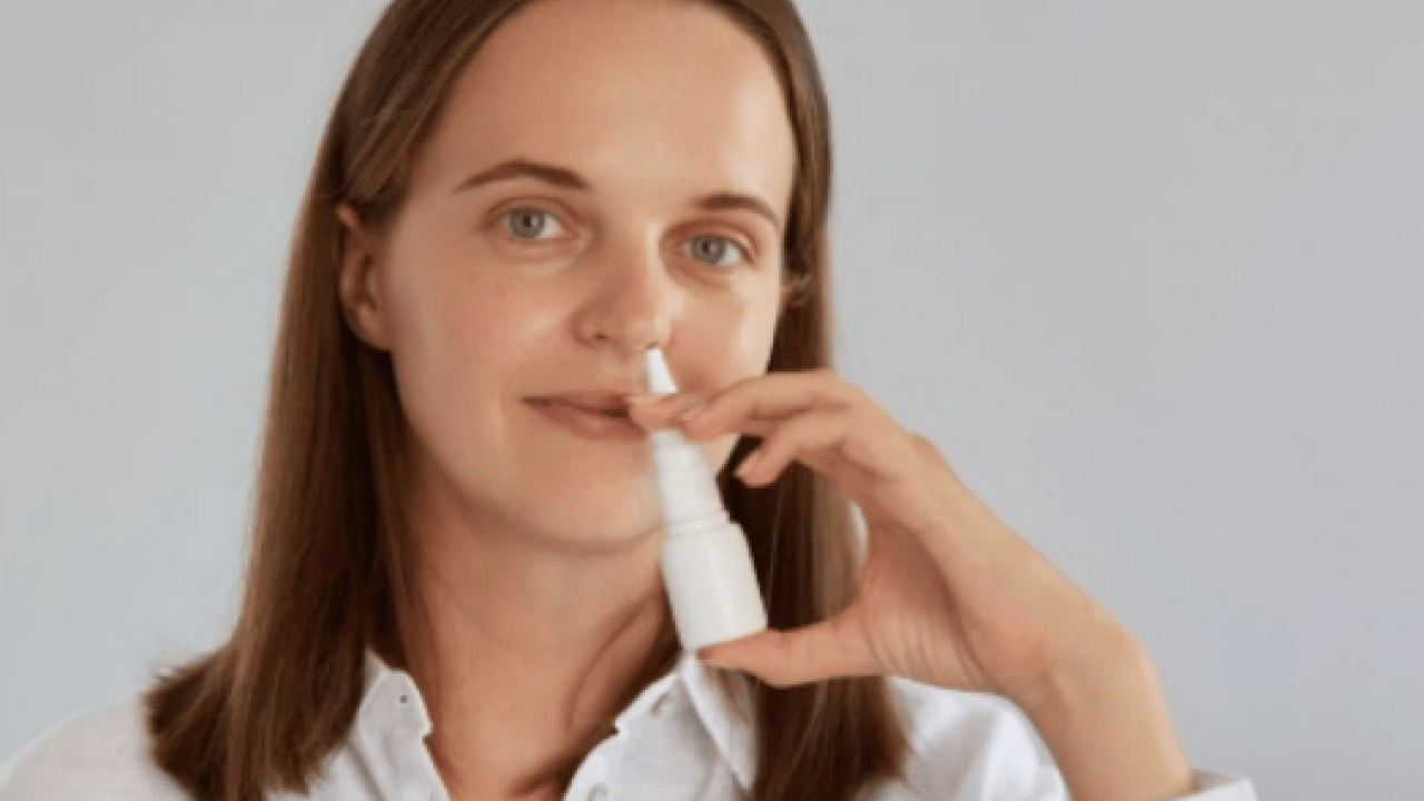 Yararı var ama burun spreyi kullanımında yapılan hatalar etkisini azaltıyor! Bunu yapın şaşırmayın