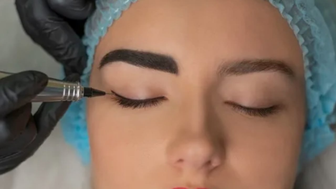 Foto - Yarardan çok zarar var uyarısı! Uzmanından uyarı: Kalıcı Makyaj yapanlar dikkat! Yarar değil tehlike vurgusu!