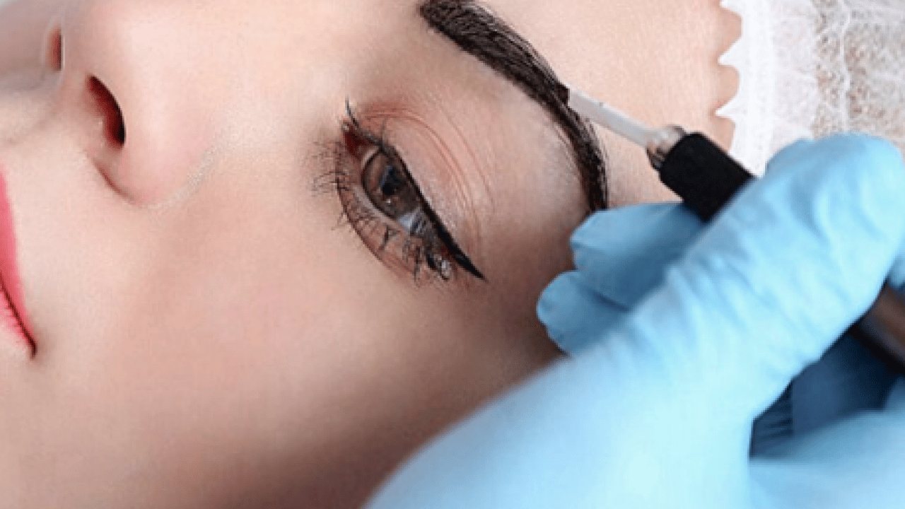 Foto - Yarardan çok zarar var uyarısı! Uzmanından uyarı: Kalıcı Makyaj yapanlar dikkat! Yarar değil tehlike vurgusu!