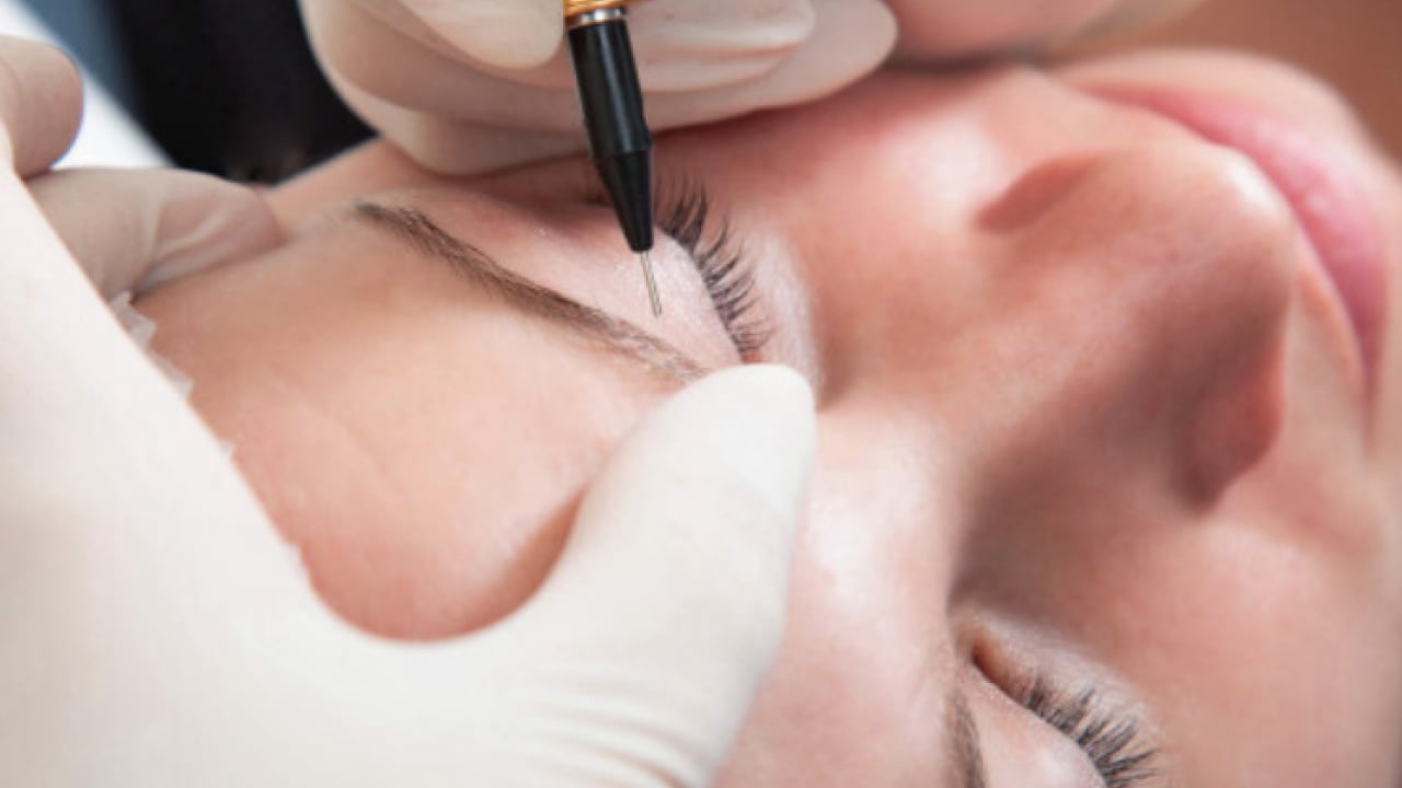 Foto - Yarardan çok zarar var uyarısı! Uzmanından uyarı: Kalıcı Makyaj yapanlar dikkat! Yarar değil tehlike vurgusu!