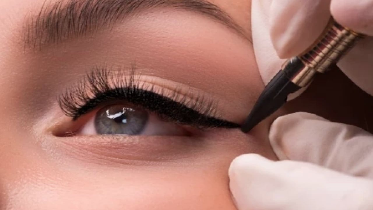 Foto - Yarardan çok zarar var uyarısı! Uzmanından uyarı: Kalıcı Makyaj yapanlar dikkat! Yarar değil tehlike vurgusu!