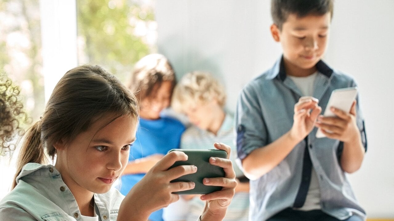 Foto - Yararlı çizgi film /oyun diye bir şey yok! Telefon ve tabletler çocuklarda zeka gerliemesine neden oluyor