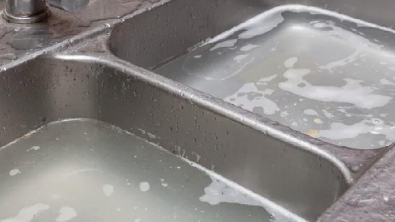 Foto - Yarım asırlık temizlik sırrı... Tıkanan giderleri saniyeler içerisinde açıyor! 