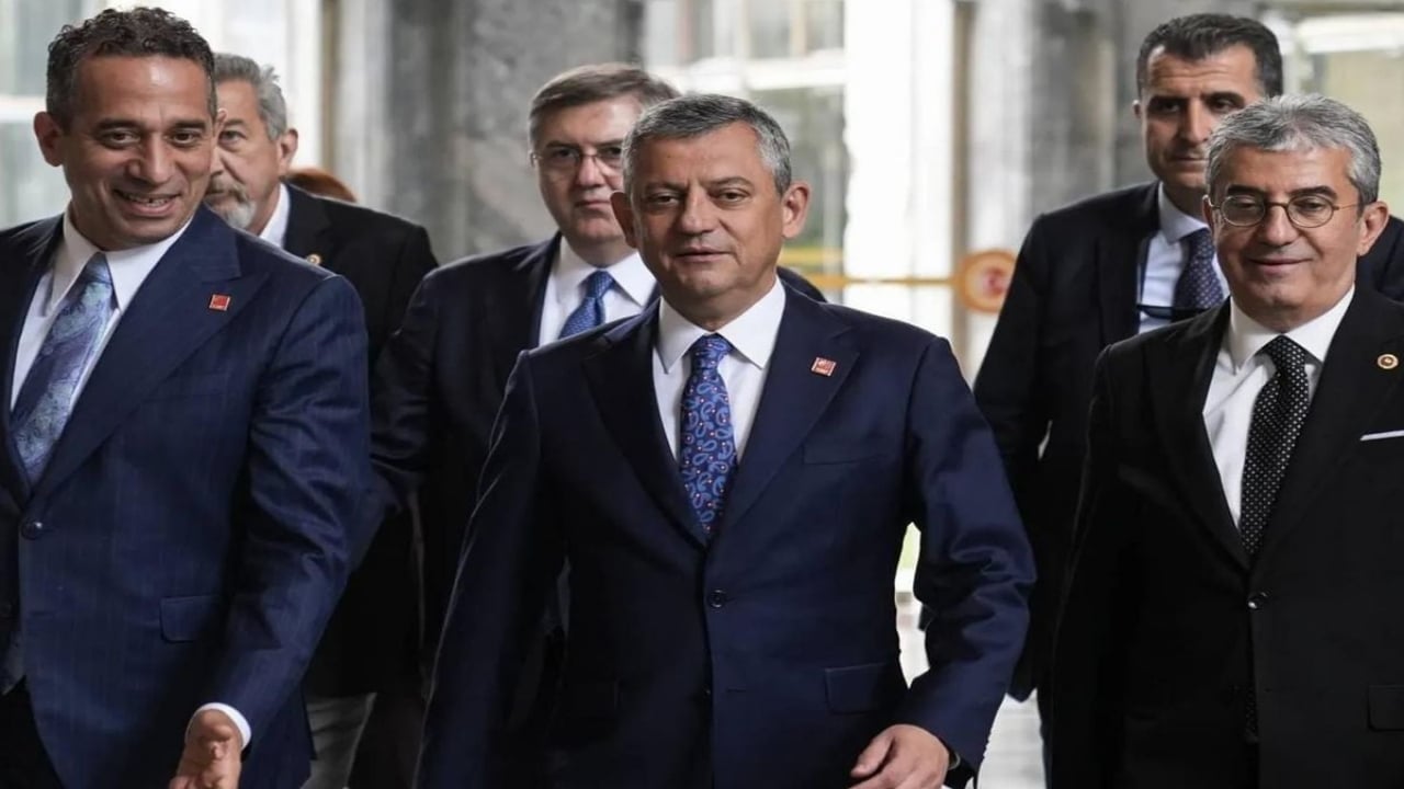 Foto - Yarın ortalık fena karışacak! İyice köşeye sıkışan Özgür Özel, ilk resmi adımı atıyor