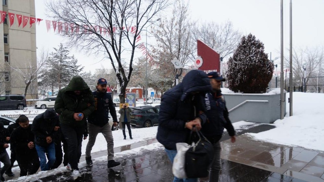 Yasalın ‘sahtesi’ ile 2,5 milyar çarptılar