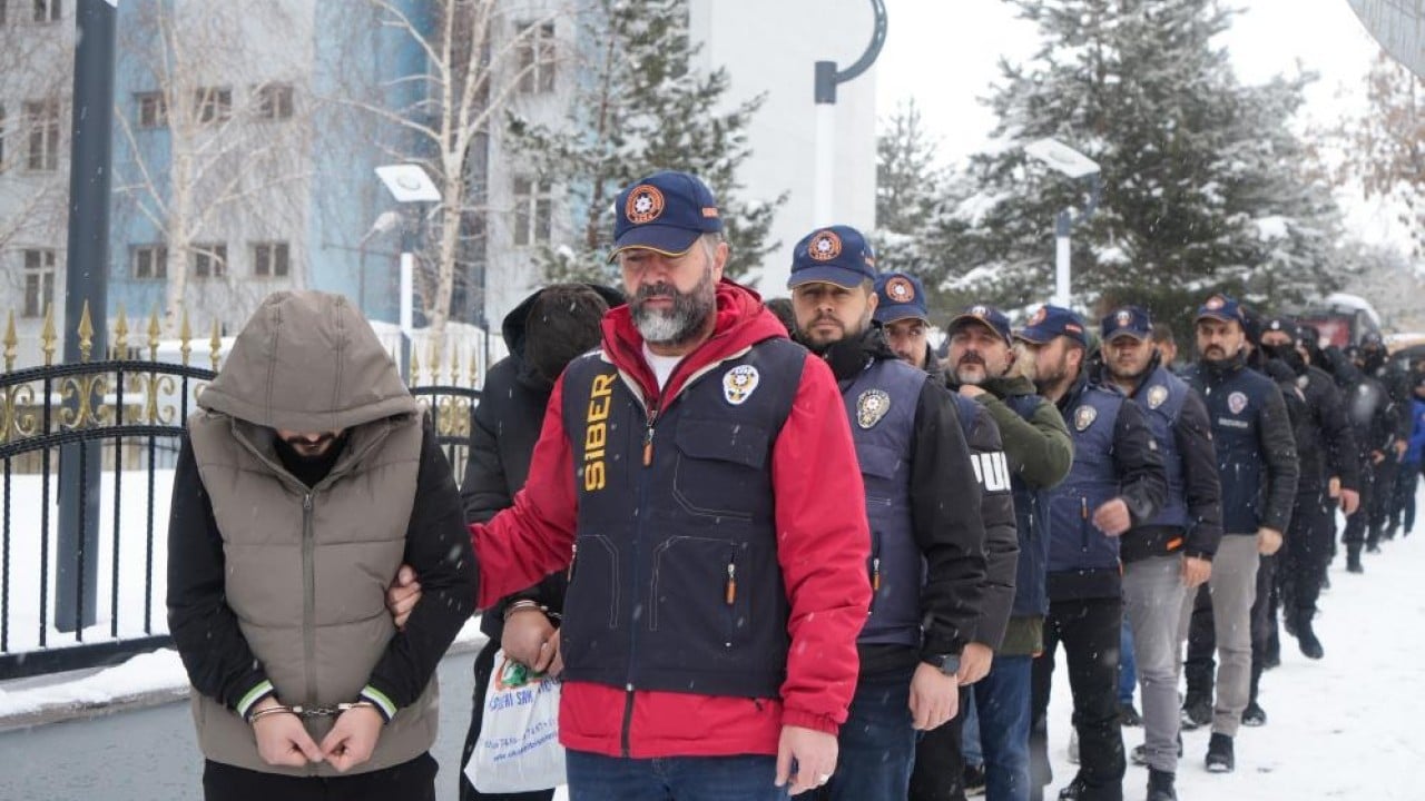 Foto - Yasalın ‘sahtesi’ ile 2,5 milyar çarptılar