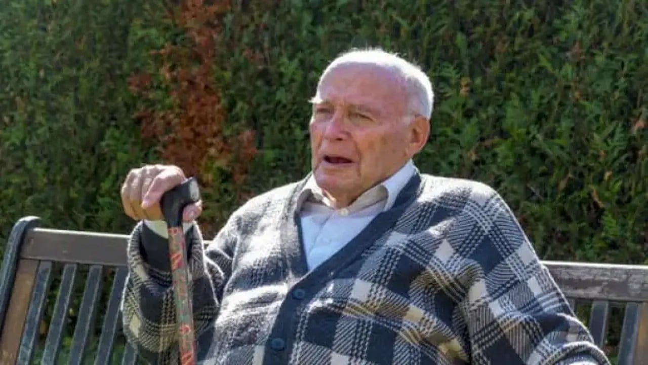 Foto - Yaşlanan nüfus baskısı artıyor: Emeklilik yaşını 70'e yükseltiyorlar