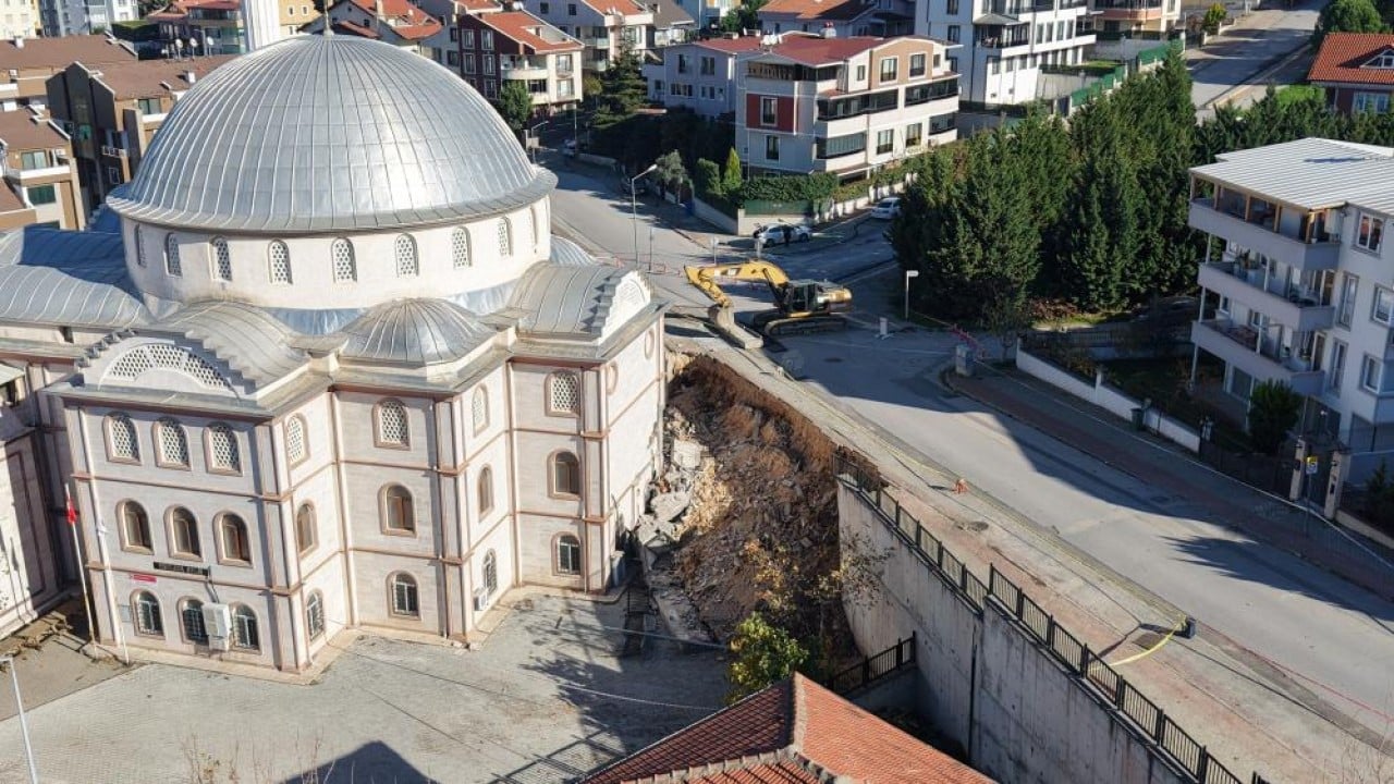 Foto - Yaşlı kadının dikkati faciayı önledi: 31 can saniyelerle kurtuldu 