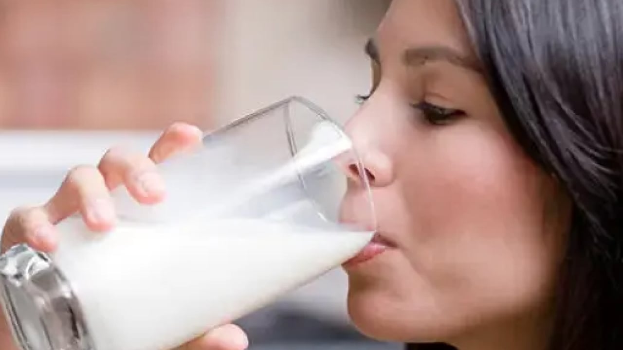 Foto - Yıllardır klişe bir yol sanılıyordu ama gerçek çıktı! Yatmadan önce 1 bardak süt içmek bakın vücuda ne yapıyor...