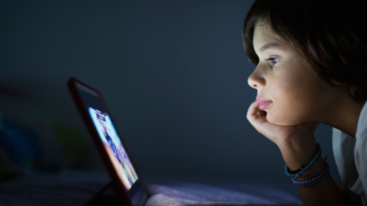 Foto - Yatmadan önce ekrana bakıyorsanız dikkat! Mavi ışığın yaşamımızdaki etkileri...