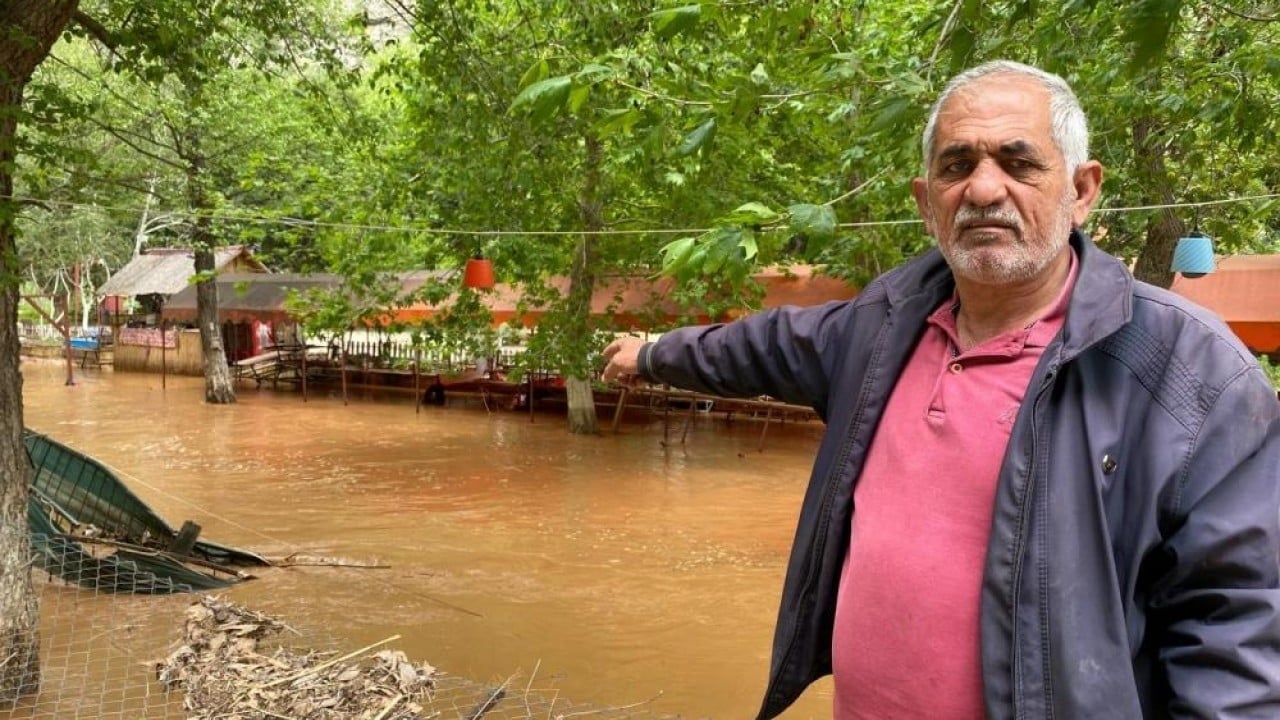 Foto - Yayladan gelen sel Akdeniz'in 'Ak'ını aldı