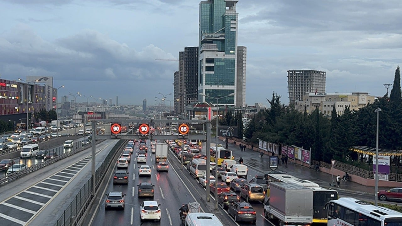 Foto - Yaz geldi, İstanbul'da değişen bir şey yok! Trafik yoğunluğu devam ediyor