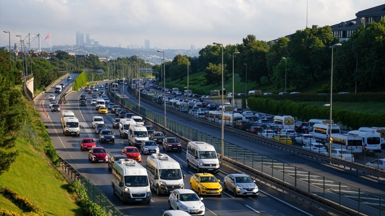 Foto - Yaz geldi, İstanbul'da değişen bir şey yok! Trafik yoğunluğu devam ediyor