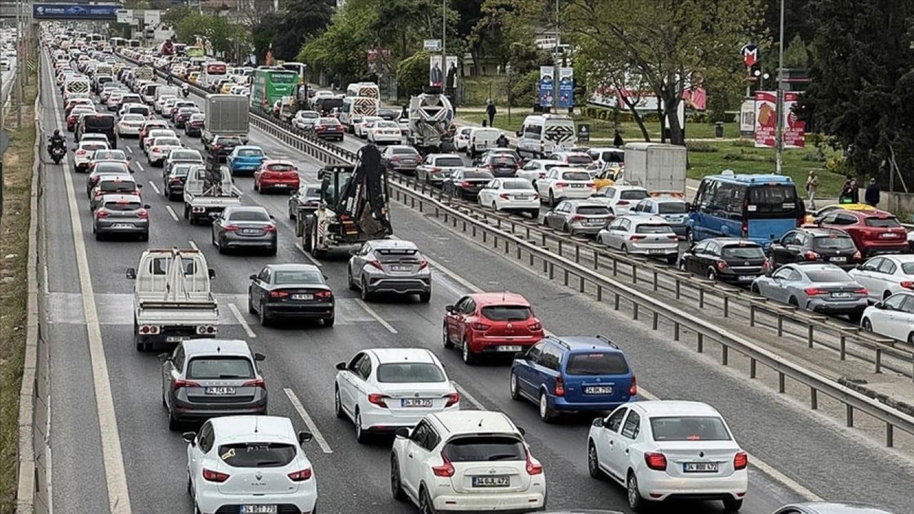 Foto - Yaz geldi, İstanbul'da değişen bir şey yok! Trafik yoğunluğu devam ediyor