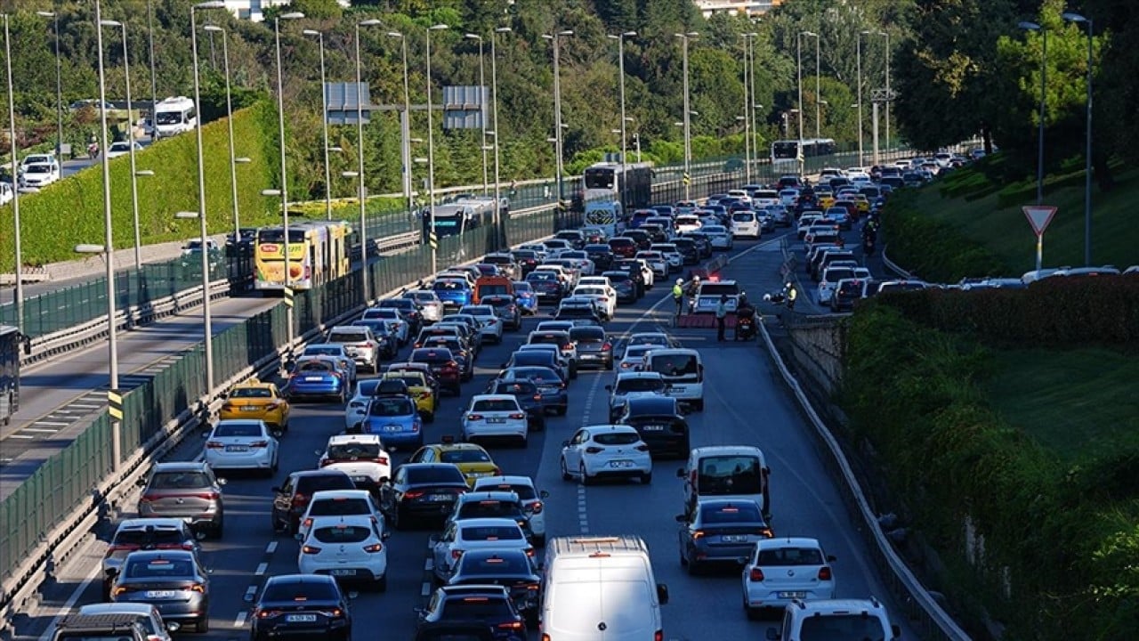 Foto - Yaz geldi, İstanbul'da değişen bir şey yok! Trafik yoğunluğu devam ediyor