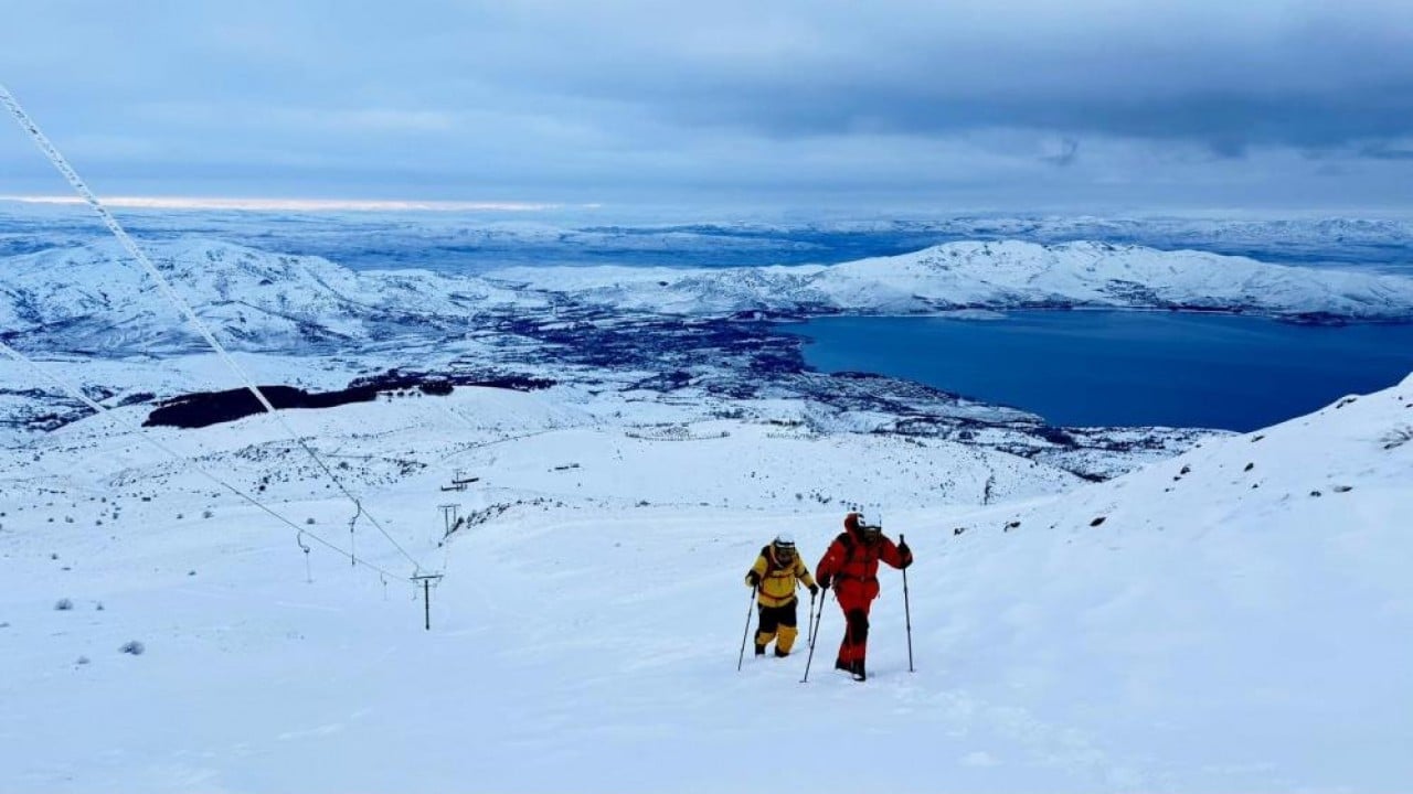 Foto - Yazın sıcakta dalgalanan bayrak kışın buz kesti!