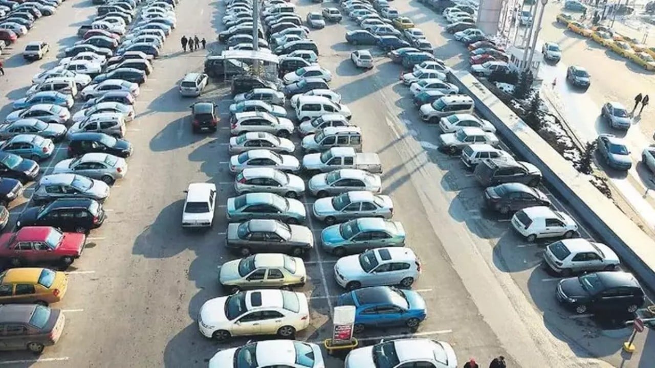 Yediemin otoparkları milyonluk araç mezarlığına döndü