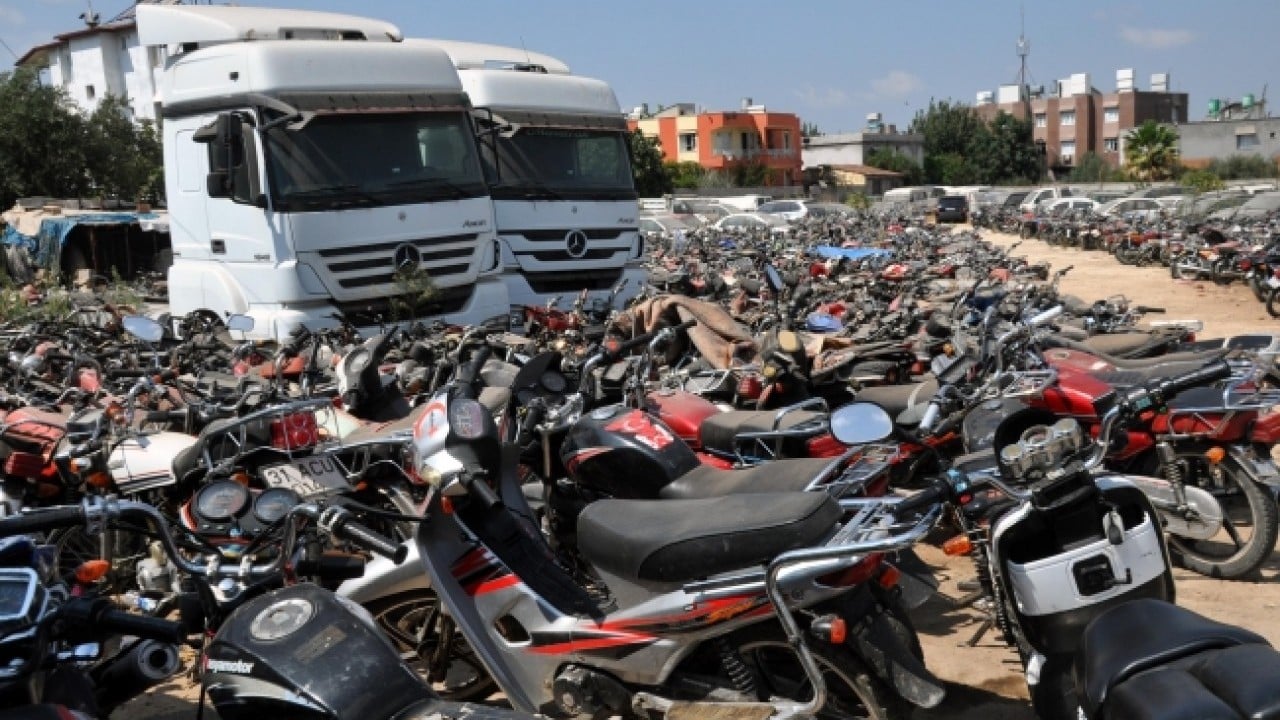 Foto - Yediemin otoparkları milyonluk araç mezarlığına döndü