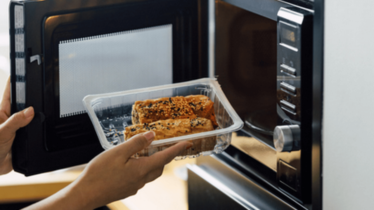 Foto - Yemekleri mikrodalgada ısıtırsanız ne olur? Korkutan yorumlar geldi...