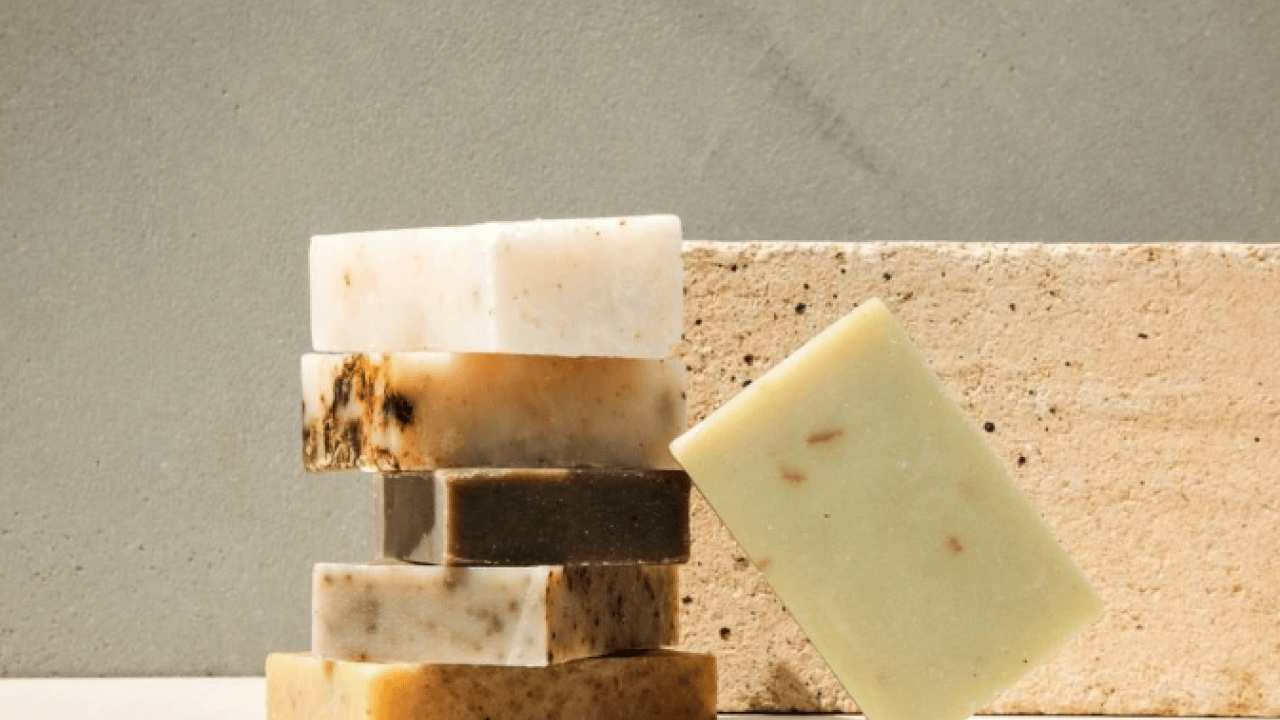 Foto - Yeni alınmış gibi olacak! Yapısı sertleşen kazakları doğru yıkamanın yolu