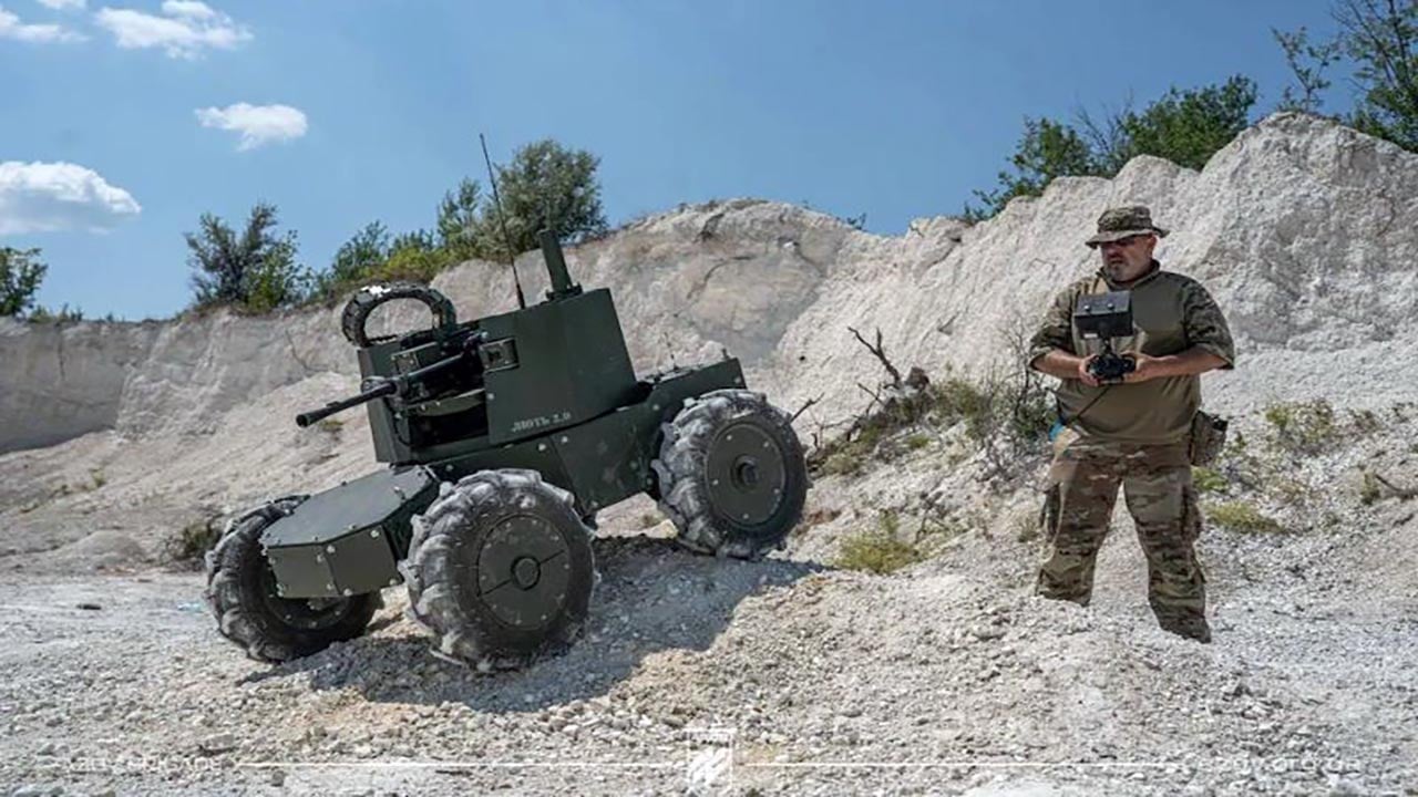 Foto - Yeni bir sıçrama daha! Savaş robotları ilk kez mevzi ele geçirdi