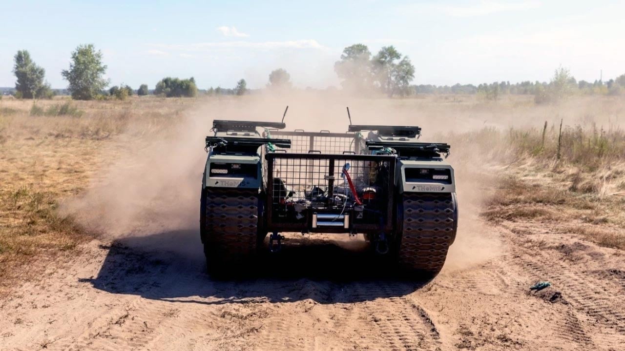 Foto - Yeni bir sıçrama daha! Savaş robotları ilk kez mevzi ele geçirdi