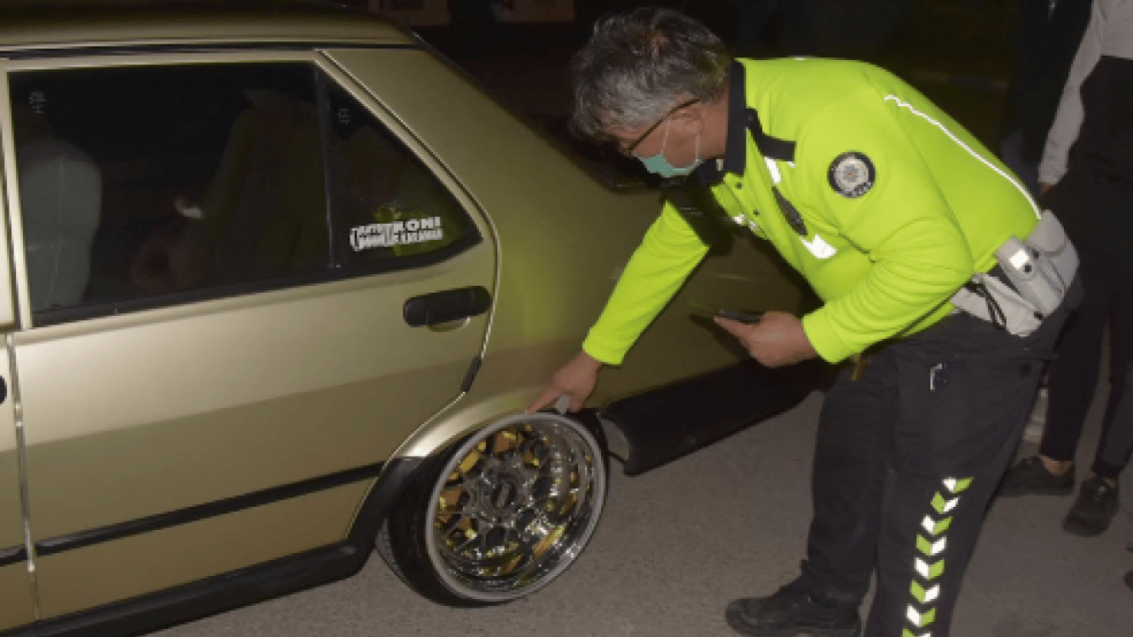 Foto - Yeni kanun çıldırttı: Esnaf dükkanı böyle dağıttı!