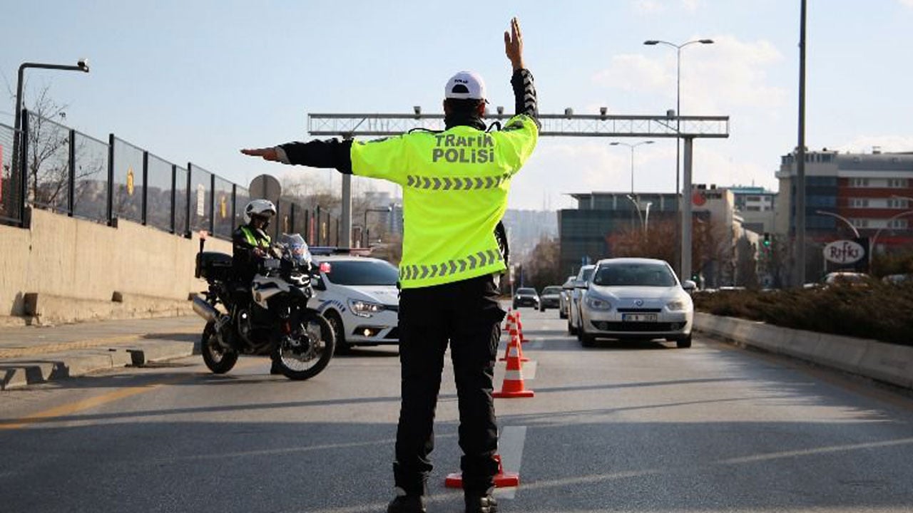 Foto - Yeni cezaları Bakan Yerlikaya açıkladı! Hadi şimdi de 'dur'mayın: 200 bin lira ceza, ehliyete men!