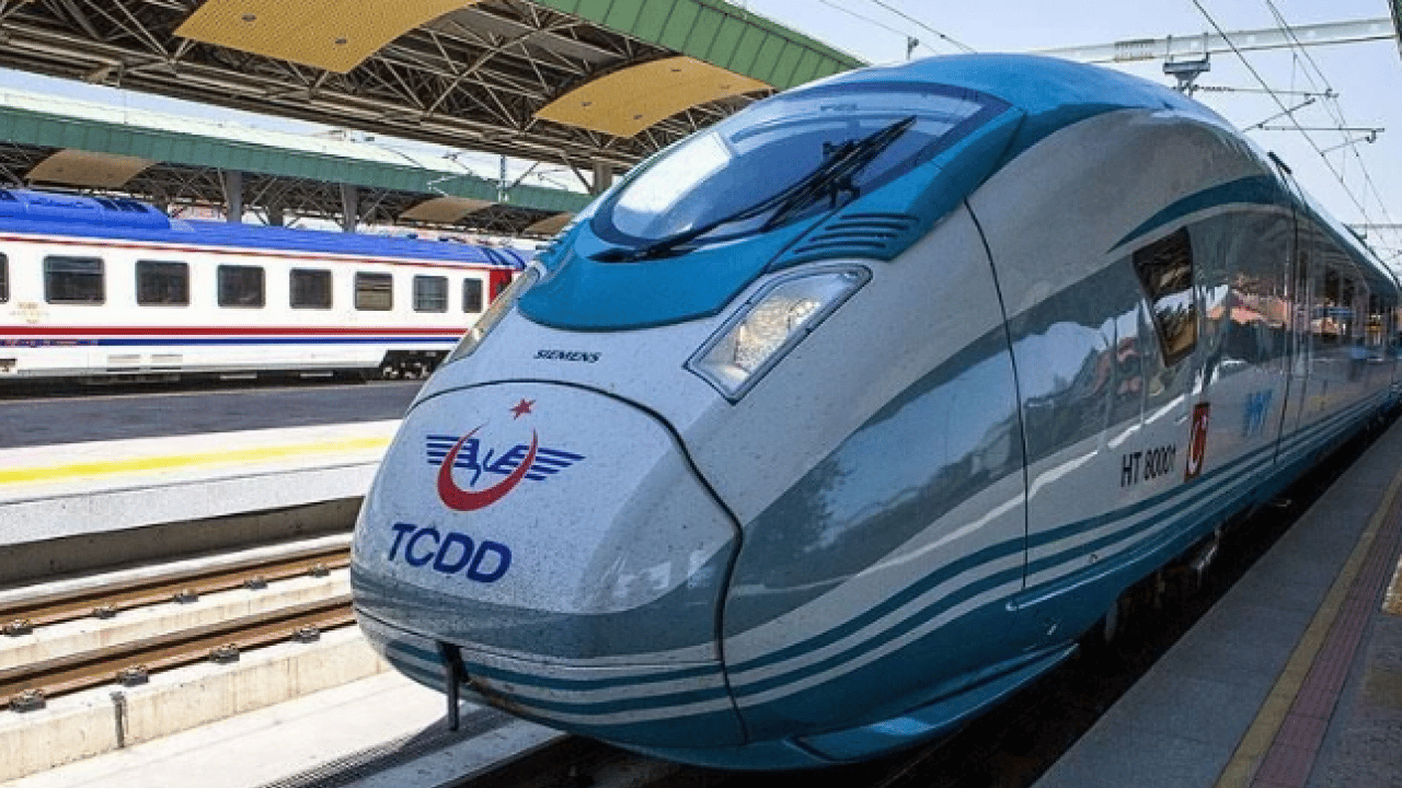 Foto - Yeni fiyat listesi açıklandı! Yüksek hızlı tren biletlerine zam şoku