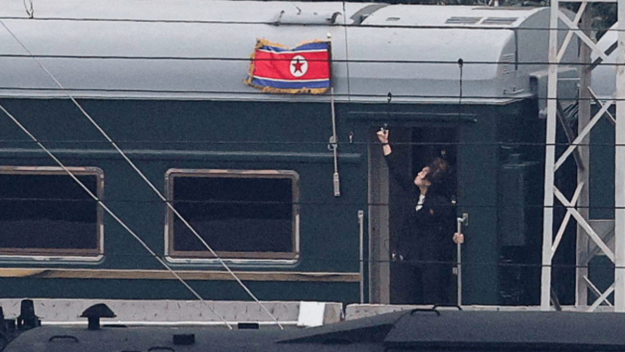 Yeni füze denedi! Kim Jong-un gözdağı verdi