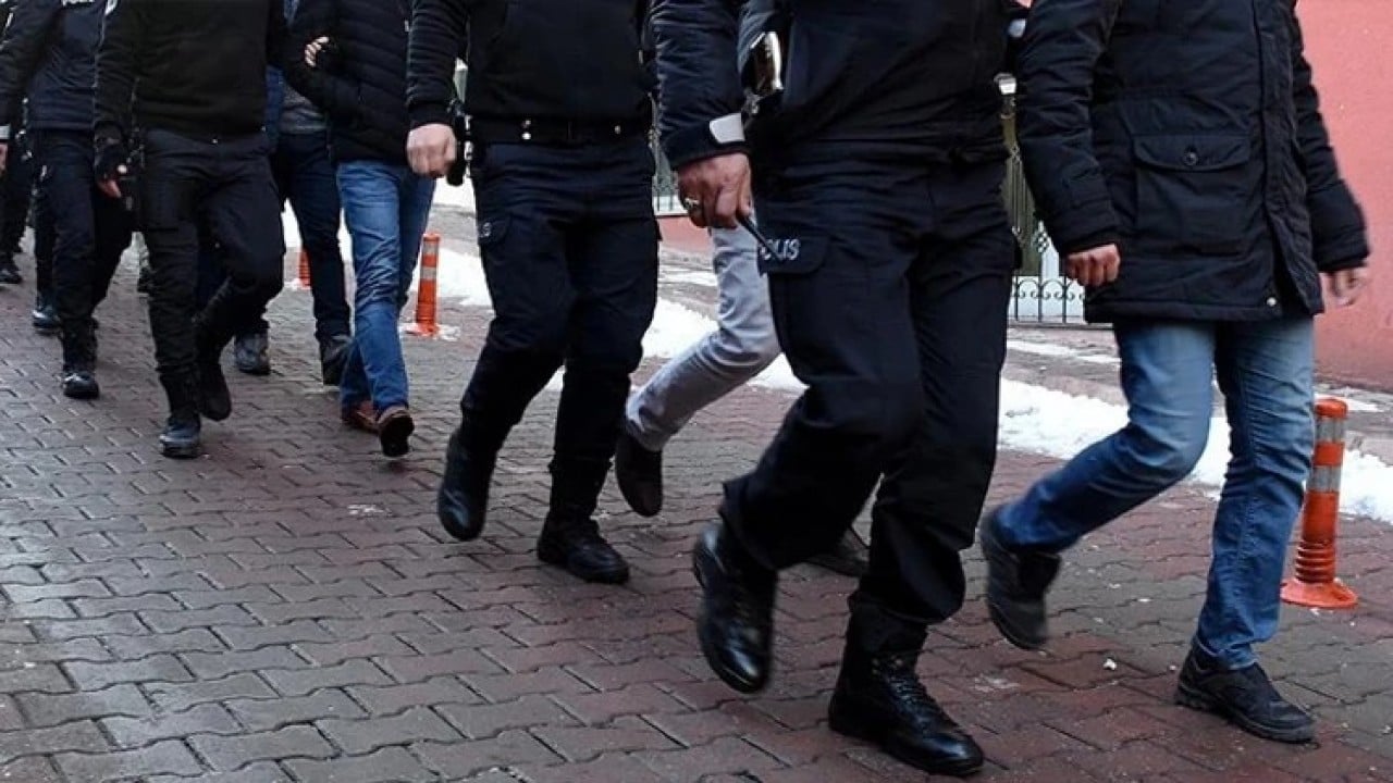 Foto - Yeni gün operasyonla başladı: Onlarca gözaltı var