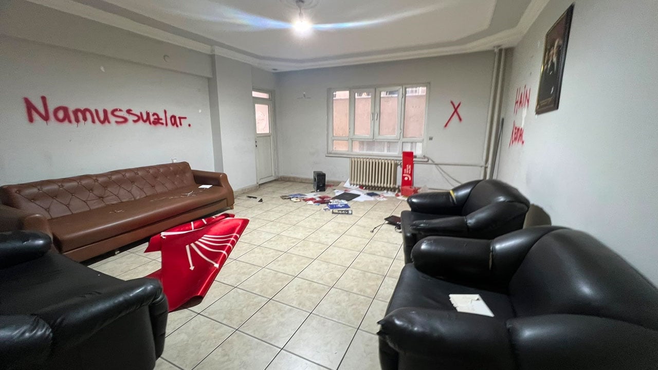 Foto - Yeni il başkanı gözlerine inanamadı: CHP Batman’da şok manzara!