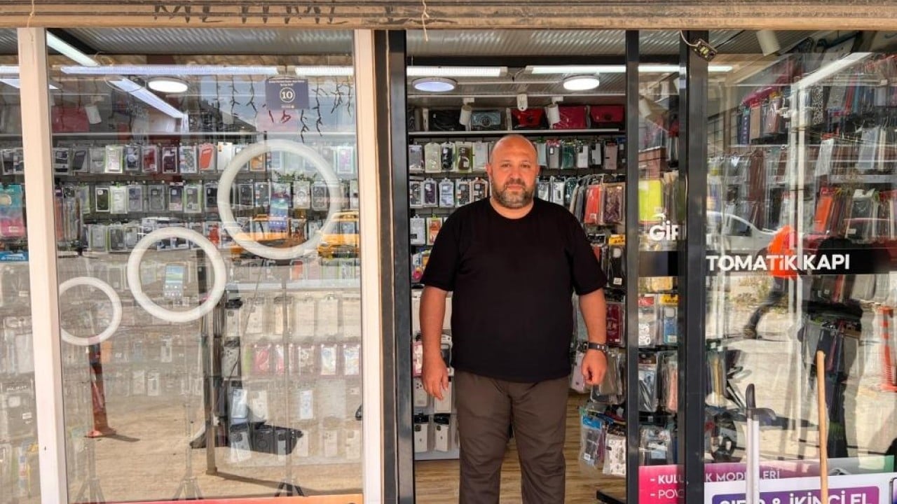 Foto - Yeni işyerleri tamamlandı Depremzede esnaf konteynerlere veda ediyor