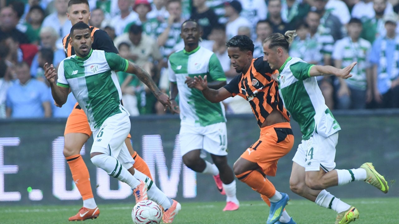 Foto - Yeni kadrosuyla ilk kez sahneye çıktı! Bursaspor, Arda Turan’ın Shakhtar’ıyla karşılaştı